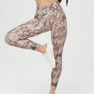 Offline by Aerie Snakeskin Print Real Me Cross-Over Hi-Rise Stretchy 7/8 Legging